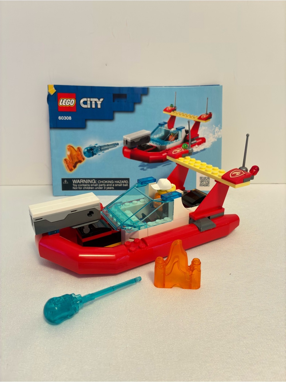 Lego City Seaside Police and Fire Mission #60308 Retired - Picture 2 of 5